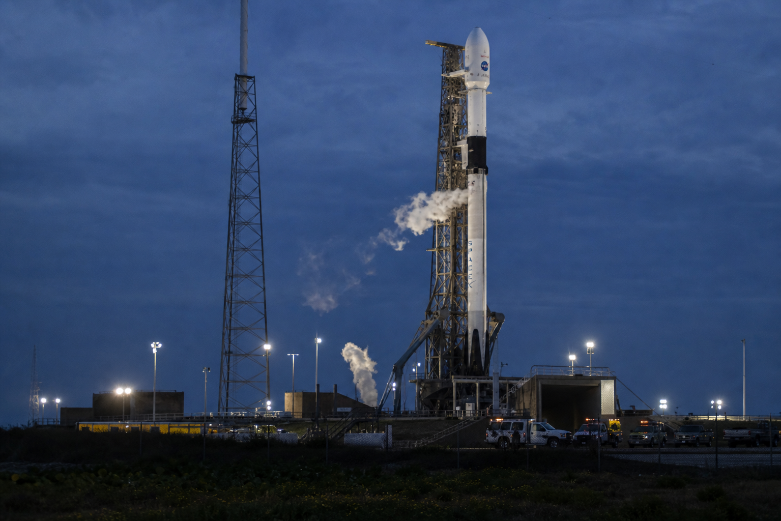 SpaceX低调试飞Starfall：全球太空货运还不是快递，但先发优势已经露头