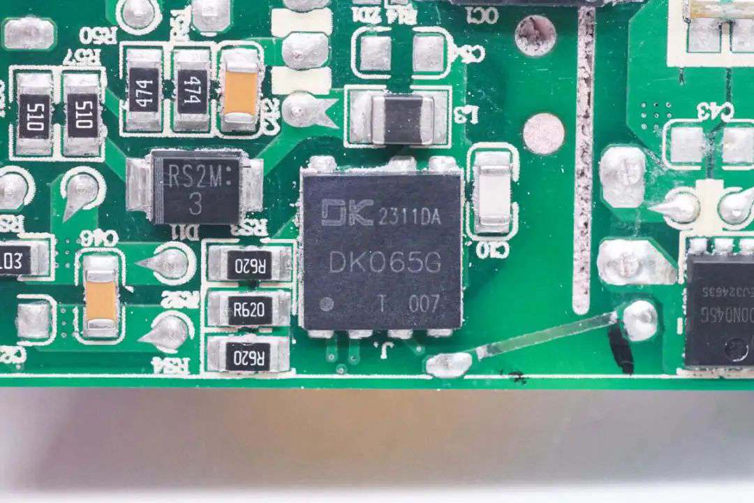 拆解报告 | 安克65W充电器采用DK065G合封氮化镓芯片 (https://ic.work/) 电源管理 第48张
