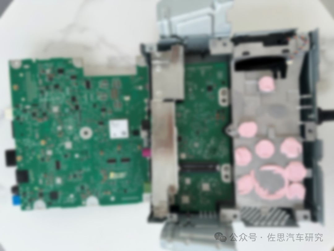 高通8295座舱域控DHU内部基本结构 (https://ic.work/) 汽车电子 第1张