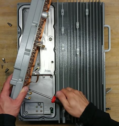 浅谈华为基站的PCB电路设计结构 (https://ic.work/) 移动通信 第2张